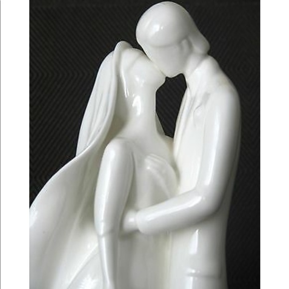 Royal Doulton Wedding Day Figurine Bone China - Picture 4 of 16